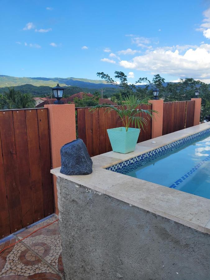 Royal Vybez Vacation Homes Spanish Town Ngoại thất bức ảnh