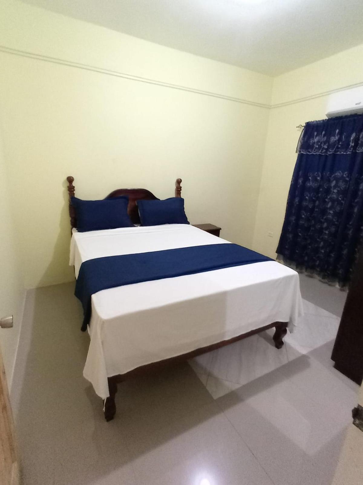 Royal Vybez Vacation Homes Spanish Town Ngoại thất bức ảnh